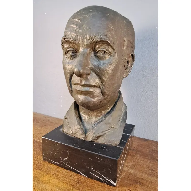 Busto firmado Miralles – bronce sobre base de mármol, Herrería y Metal · vista 2/10