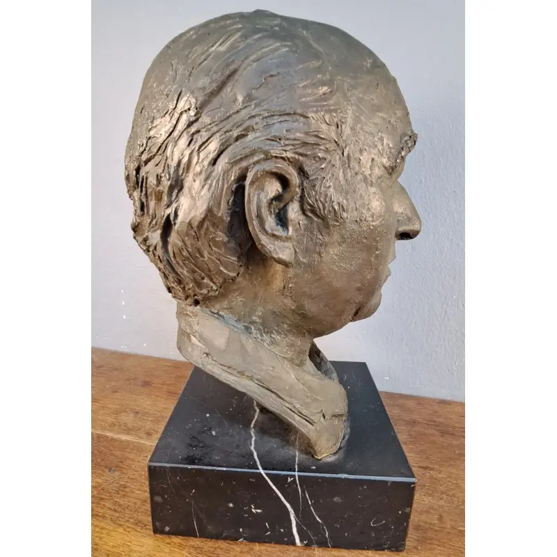 Busto firmado Miralles – bronce sobre base de mármol, Herrería y Metal · vista 5/10