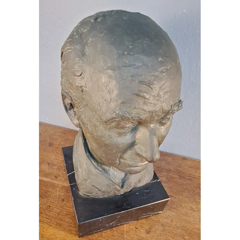 Busto firmado Miralles – bronce sobre base de mármol, Herrería y Metal · vista 6/10