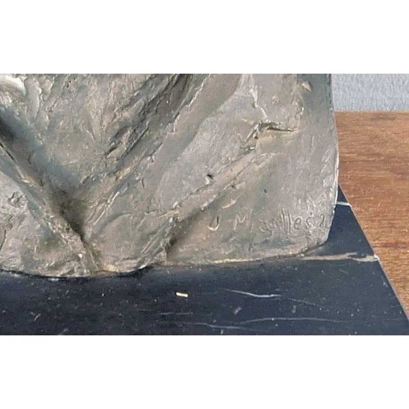 Busto firmado Miralles – bronce sobre base de mármol, Herrería y Metal · vista 9/10