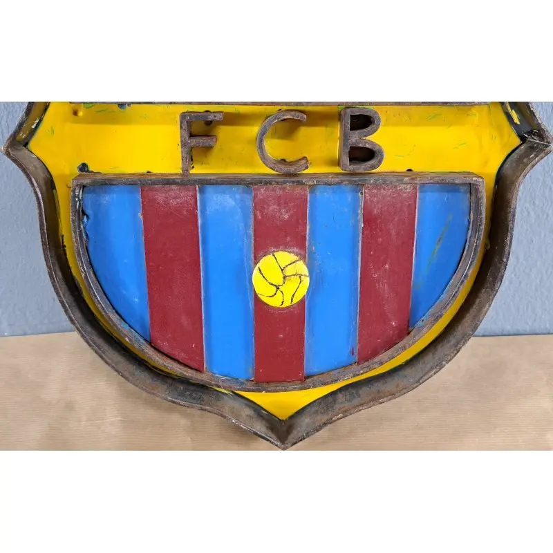 Escudo de hierro forjado F. C. B. Barça, Barcelona. 35 cm. Siglo XX, Herrería y Metal, Siglo XX · vista 3/7