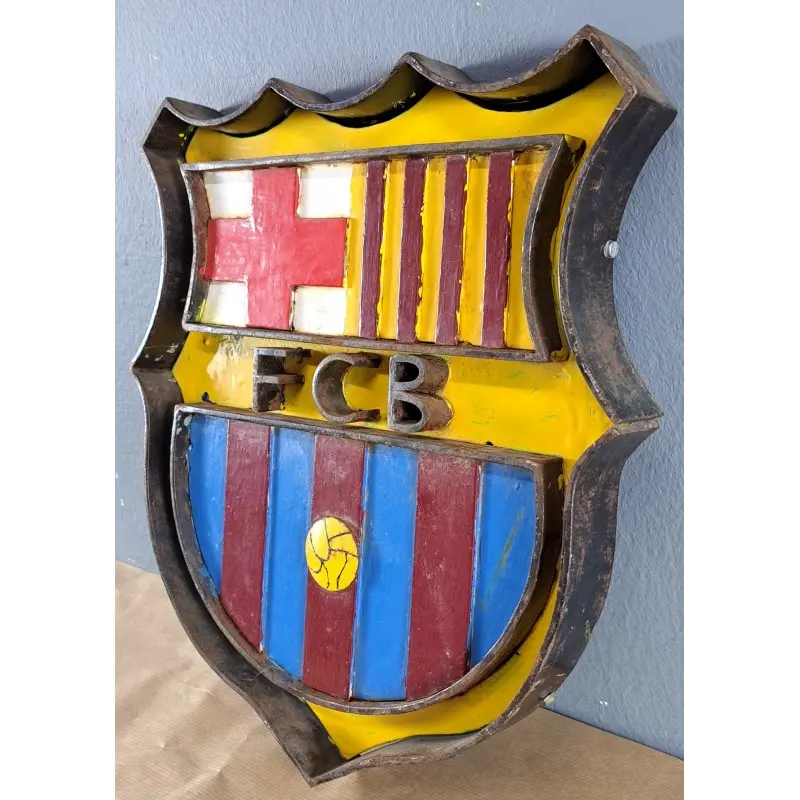 Escudo de hierro forjado F. C. B. Barça, Barcelona. 35 cm. Siglo XX, Herrería y Metal, Siglo XX · vista 4/7