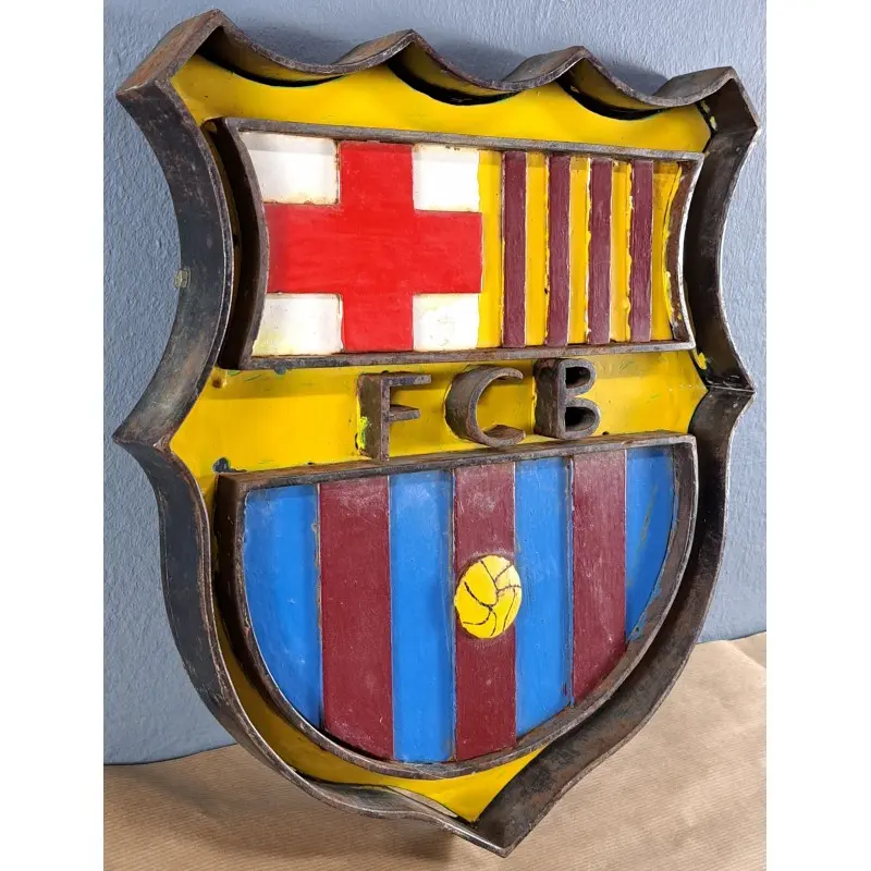 Escudo de hierro forjado F. C. B. Barça, Barcelona. 35 cm. Siglo XX, Herrería y Metal, Siglo XX · vista 5/7