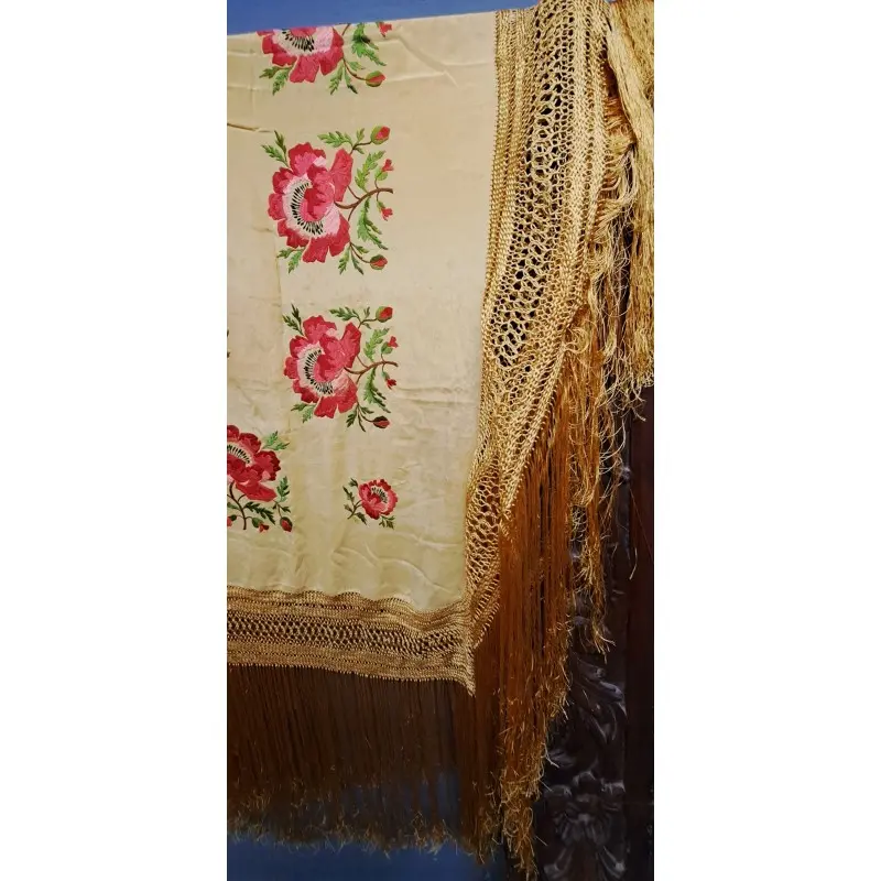 Mantón de Manila en seda bordada con flores y flecos · vista 10/12