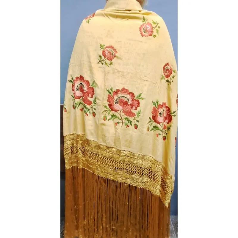 Mantón de Manila en seda bordada con flores y flecos · vista 12/12