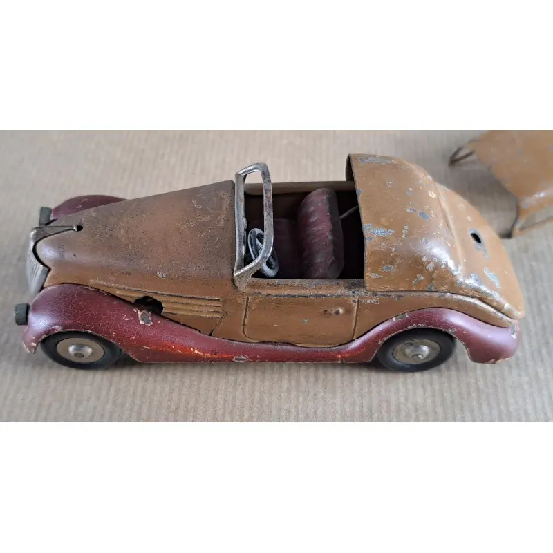 Sedán Construcciones Payá de metal a cuerda. Coche antiguo español, años 40-50 · vista 12/12