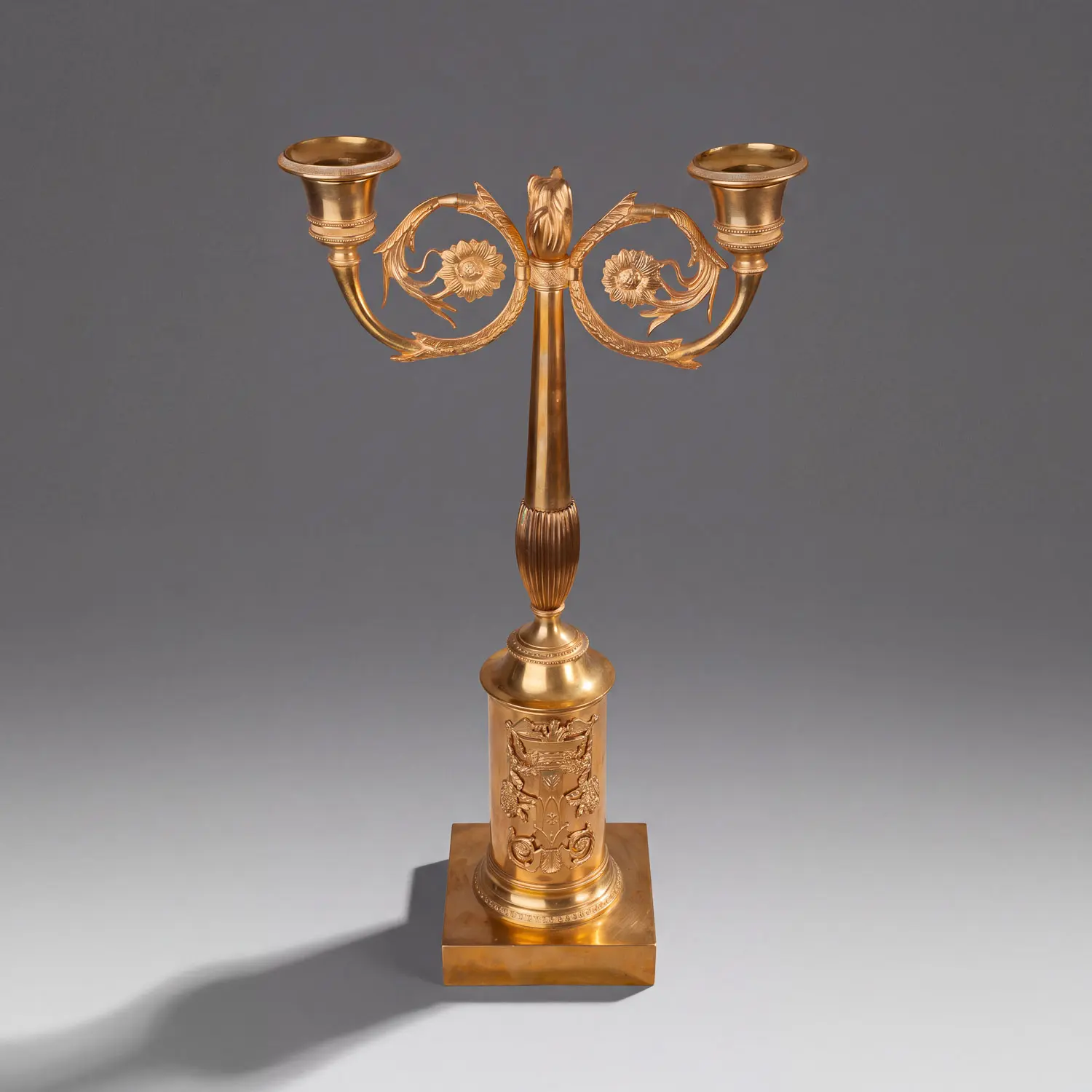 Set of Empire Candlesticks · vista 3/7