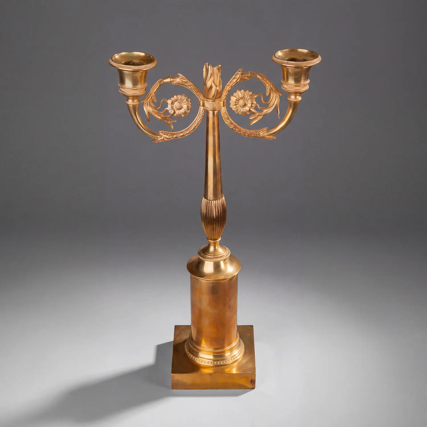 Set of Empire Candlesticks · vista 4/7