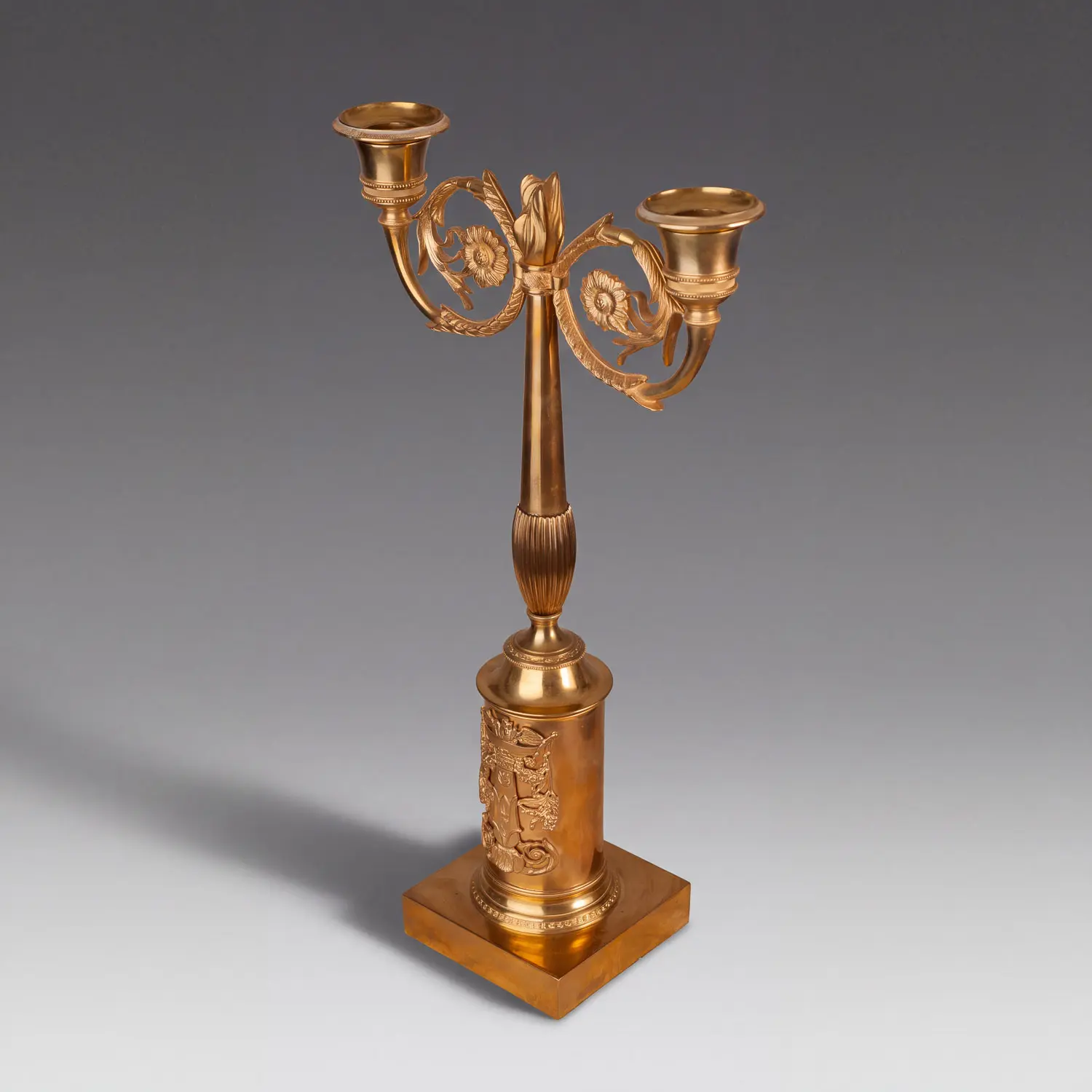 Set of Empire Candlesticks · vista 5/7