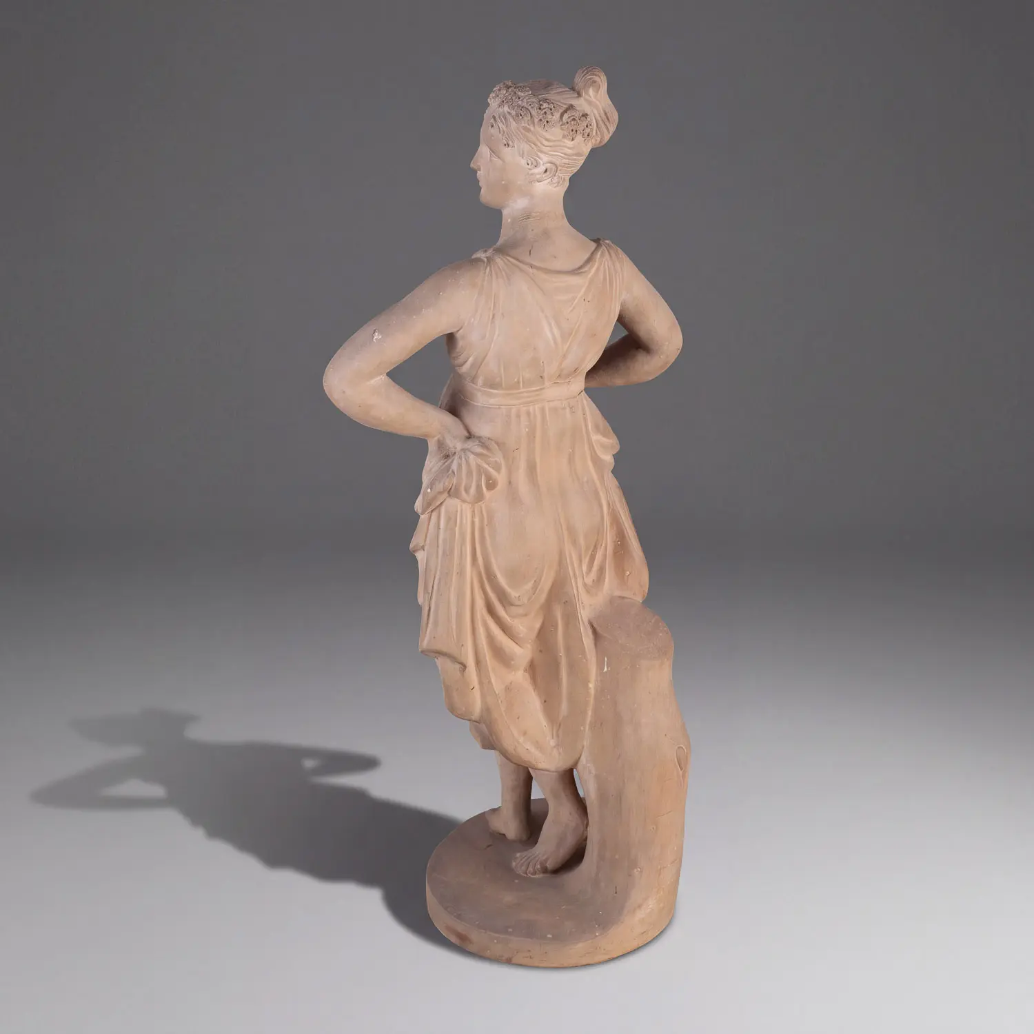 Dancing Girl with Her Hands on Her Hips · vista 5/5