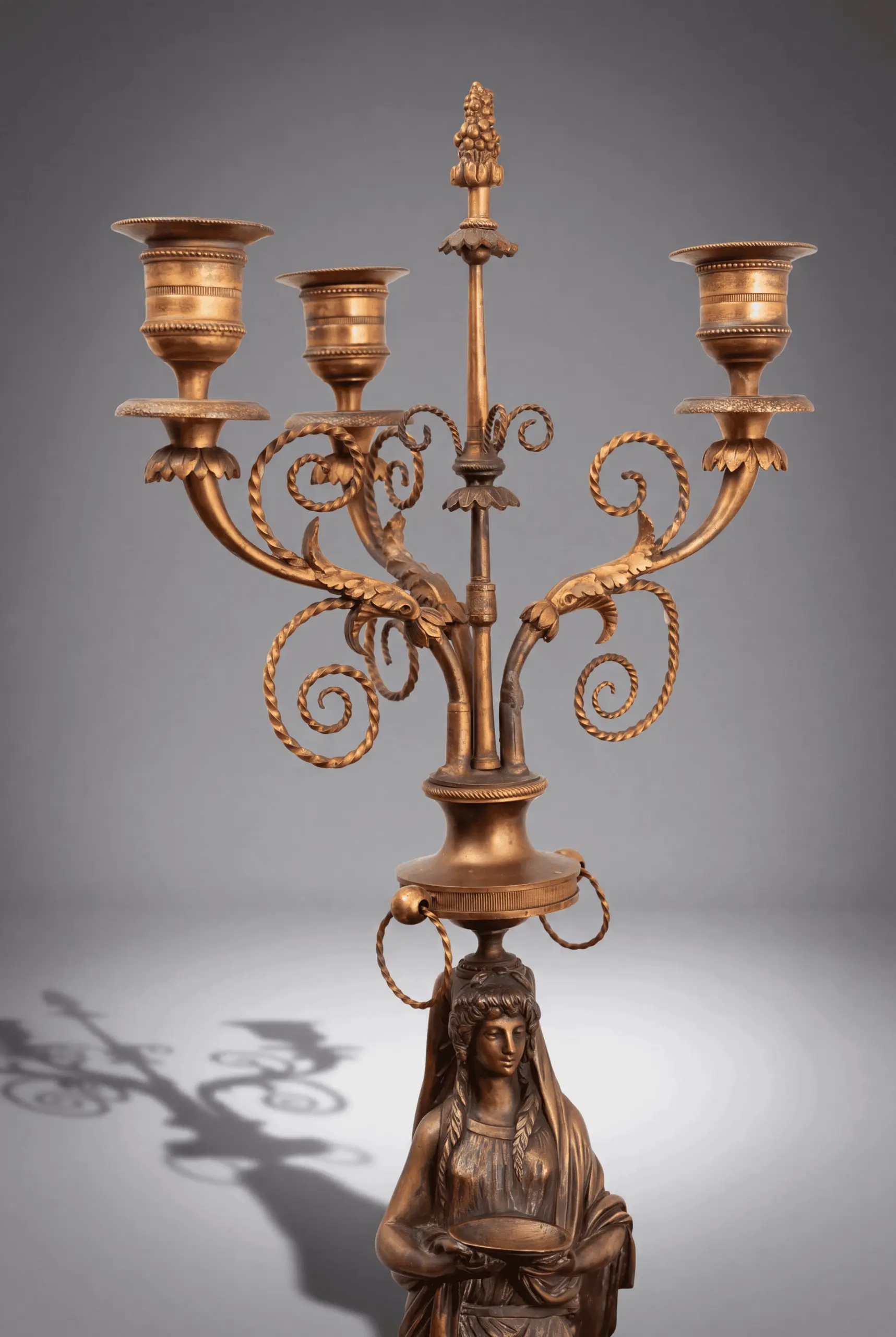 Empire Candelabrum · vista 2/5