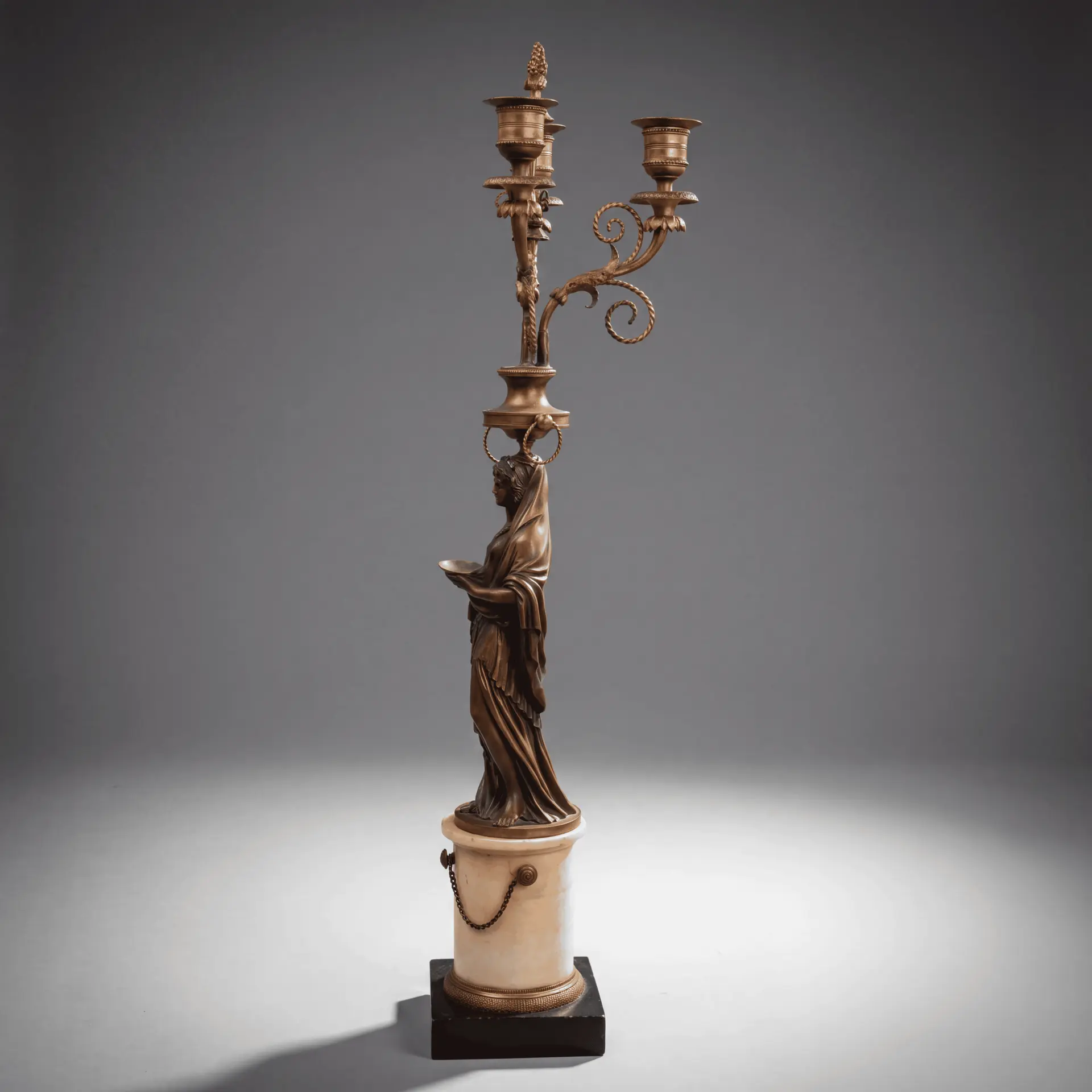 Empire Candelabrum · vista 4/5