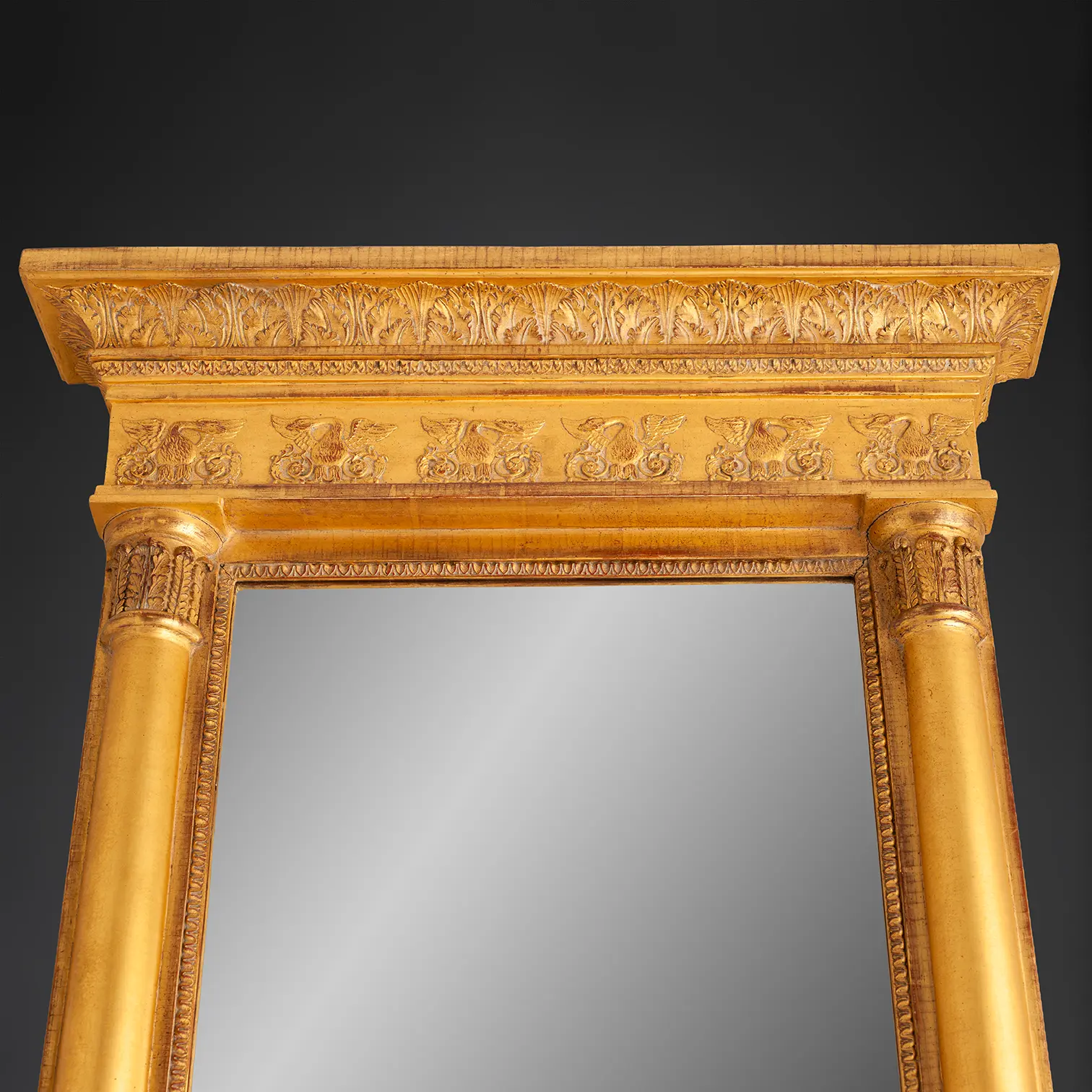 Pair of Neoclassical Mirrors · vista 3/5