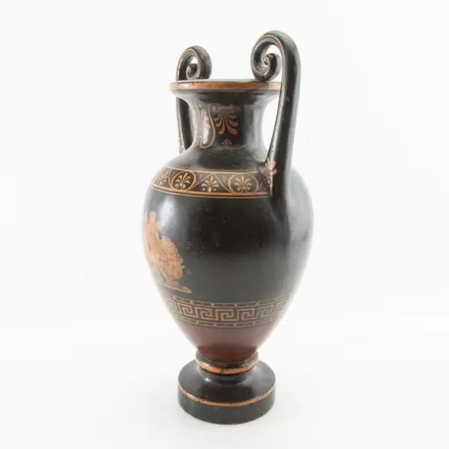 Iron Vase after Thorvaldsen · vista 2/5