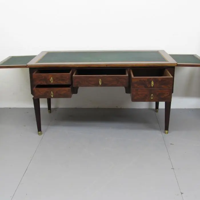 Mesa escritorio antigua de caoba, Cómodas y Escritorios, Siglo I · vista 3/4