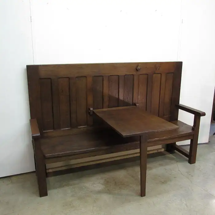 Xixilu rústico de madera de roble con mesa