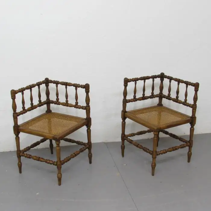 Sillas antiguas restauradas