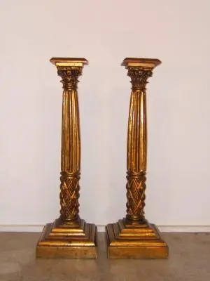 Columnas antiguas doradas, Iluminación, Siglo XVII