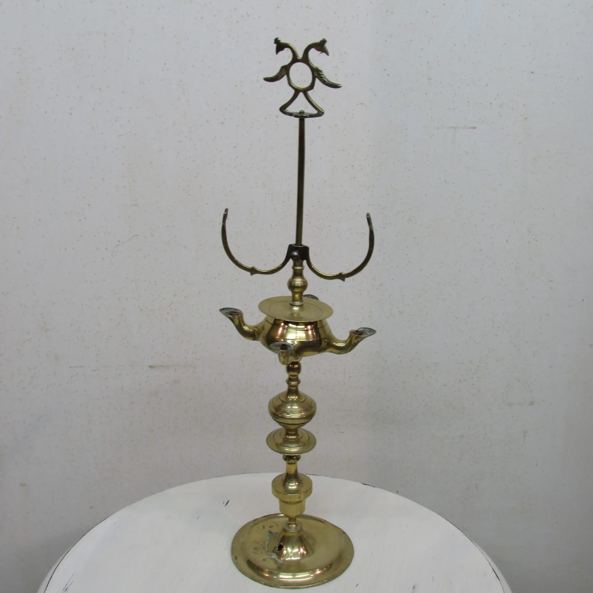 Quinqué antiguo de aceite, Iluminación · vista 2/2