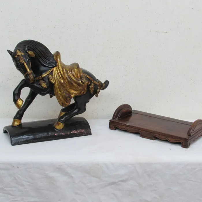 Caballo antiguo de terracota, Objetos Decorativos · vista 3/4