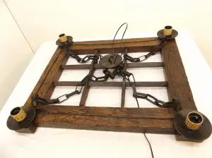 Lámpara rústica con verja antigua, Iluminación · vista 4/4