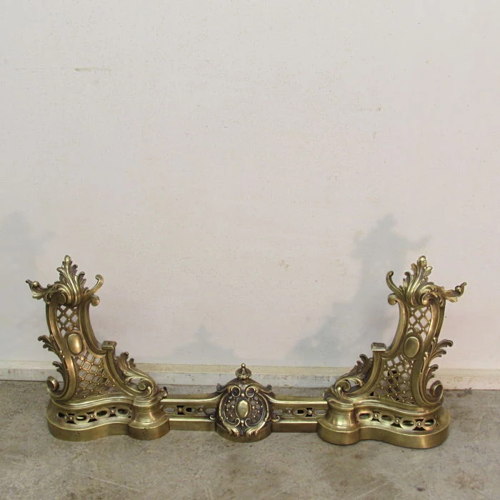 Frontal de chimenea antiguo, Herrería y Metal
