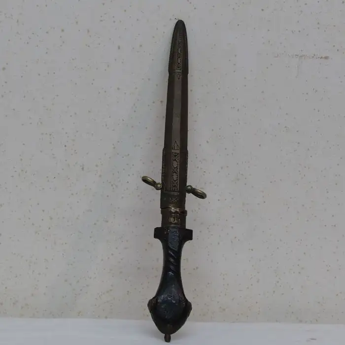 Puñal antiguo