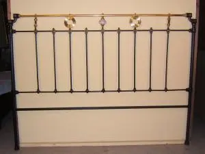 Cabecero metálico antiguo, Camas