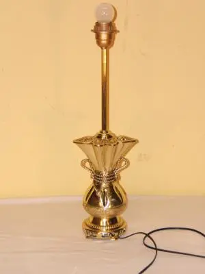 Lámpara antigua de bronce, Iluminación · vista 2/2