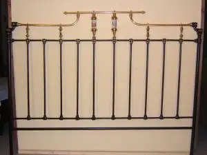 Cabecero metálico antiguo