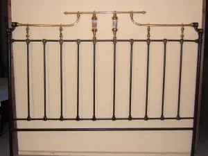 Cabecero metálico antiguo, Camas