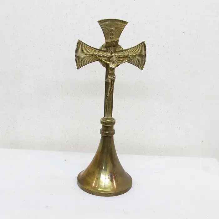 Cruz antigua de bronce