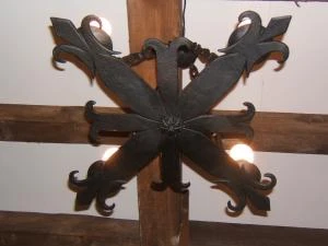 Lámpara de forja artesana, Iluminación