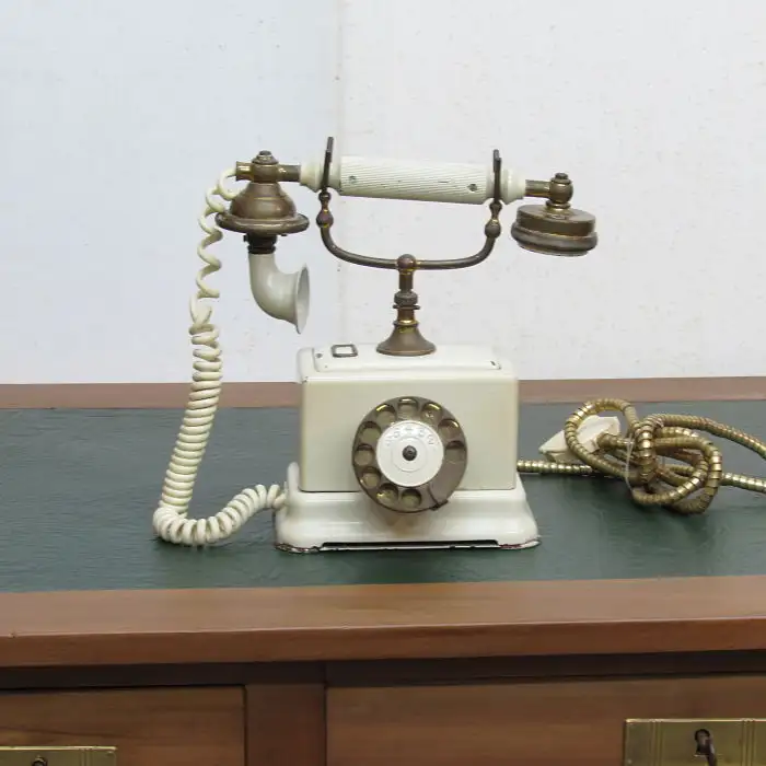 Teléfono antiguo de sobremesa
