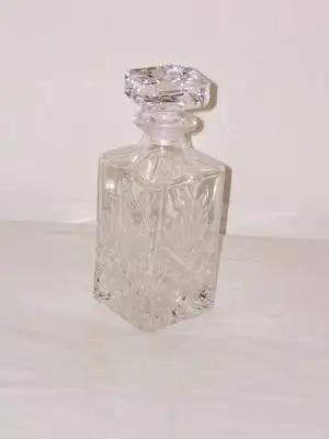 Licorera de cristal antigua