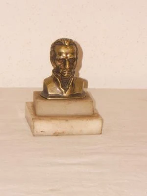 Busto antiguo de bronce, Herrería y Metal