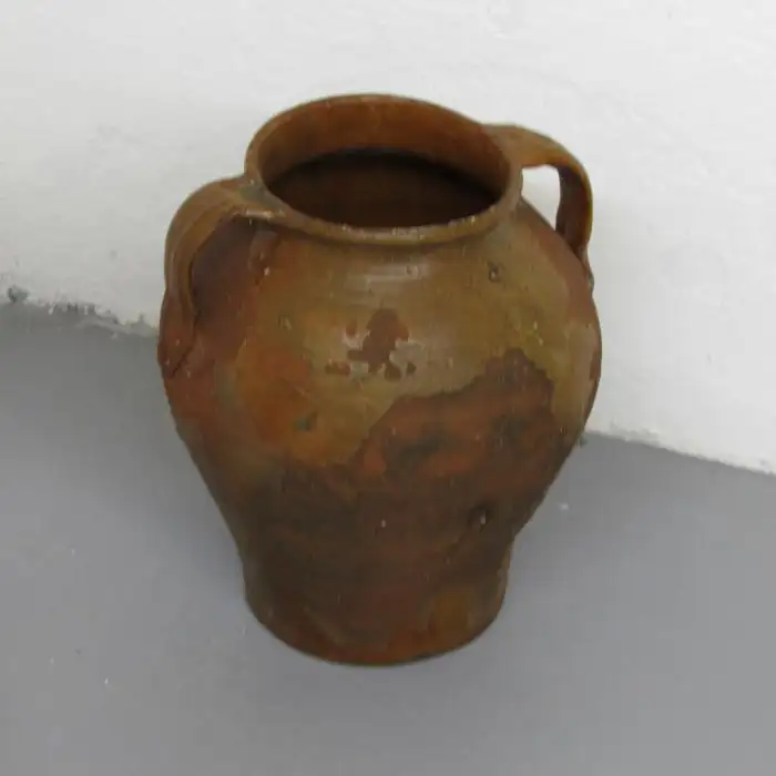 Tinaja antigua con asas
