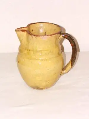 Jarra antigua de cerámica