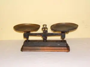 Balanza antigua, Herrería y Metal