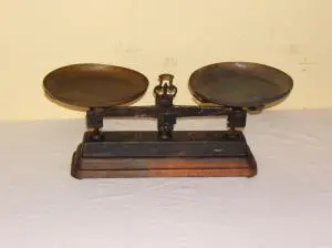 Balanza antigua, Herrería y Metal · vista 2/2