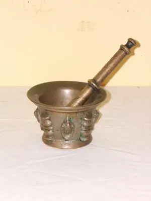 Almidez antiguo, Herrería y Metal