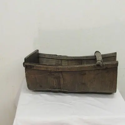 Recogedor de madera antiguo · vista 2/3