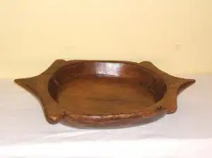 Plato grande de madera antiguo