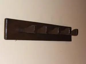Perchero de pared rústico · vista 2/2