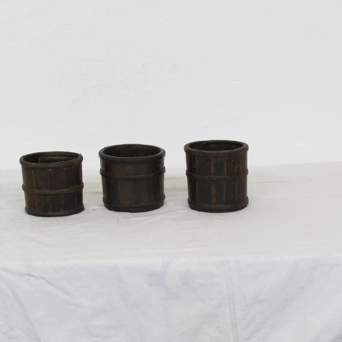 Recipientes antiguos de madera